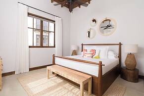 Las Catalinas Collection
