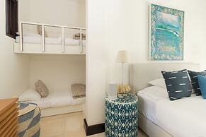 Las Catalinas Collection