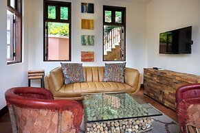 Las Catalinas Collection