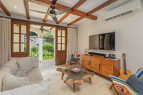 Las Catalinas Collection