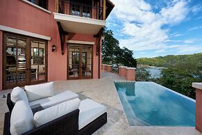 Las Catalinas Collection