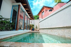 Las Catalinas Collection
