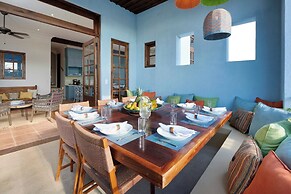 Las Catalinas Collection