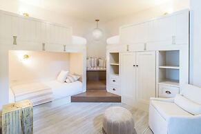 Las Catalinas Collection