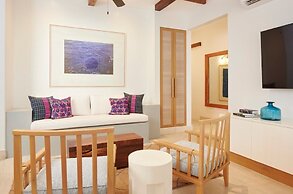 Las Catalinas Collection