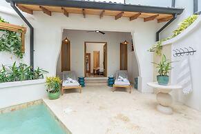 Las Catalinas Doorway
