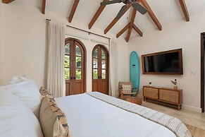 Las Catalinas Collection