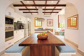 Las Catalinas Collection