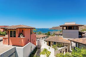 Las Catalinas Collection