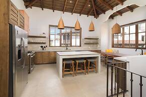 Las Catalinas Collection