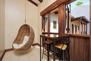 Las Catalinas Collection