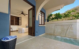 Las Catalinas Collection