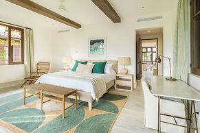 Las Catalinas Collection