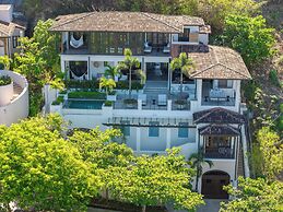Las Catalinas Collection