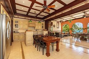 Las Catalinas Collection