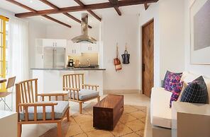 Las Catalinas Collection