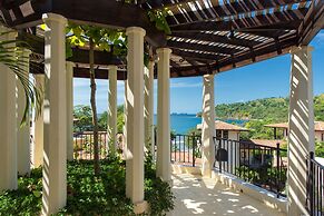 Las Catalinas Collection