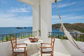 Las Catalinas Collection