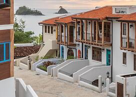 Las Catalinas Collection