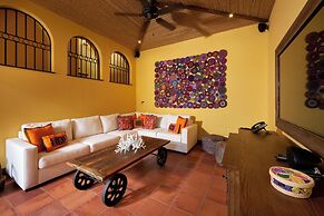 Las Catalinas Collection