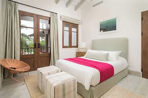 Las Catalinas Collection