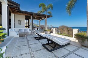 Las Catalinas Collection