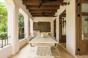 Las Catalinas Collection
