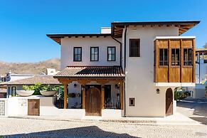 Las Catalinas Collection