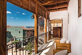 Las Catalinas Collection