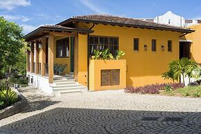 Las Catalinas Collection