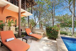 Las Catalinas Collection