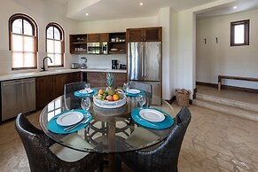Las Catalinas Collection