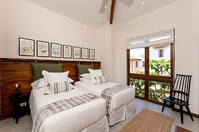 Las Catalinas Collection