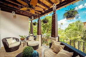 Las Catalinas Collection