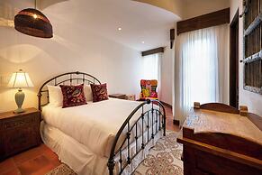 Las Catalinas Collection
