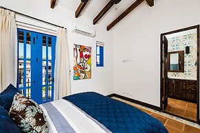 Las Catalinas Collection