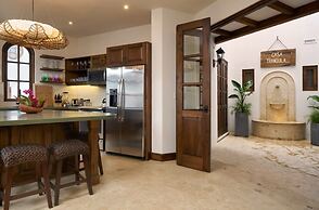 Las Catalinas Collection