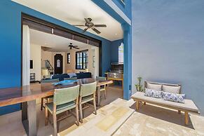 Las Catalinas Collection