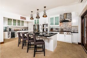 Las Catalinas Collection