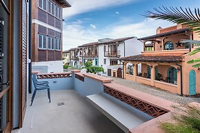 Las Catalinas Collection