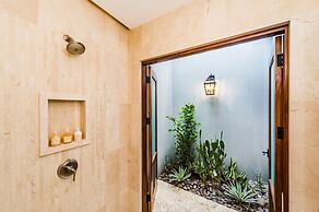 Las Catalinas Collection