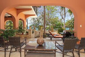 Las Catalinas Collection