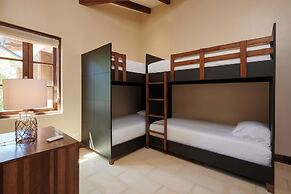 Las Catalinas Collection