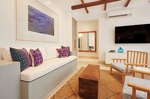 Las Catalinas Collection