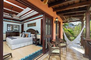 Las Catalinas Collection