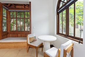 Las Catalinas Collection
