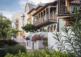 Las Catalinas Collection