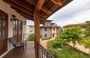 Las Catalinas Collection