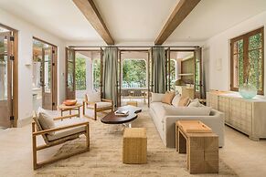 Las Catalinas Collection