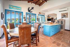 Las Catalinas Collection